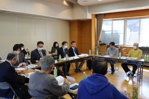 懇談会の様子の写真