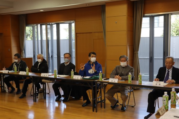 懇談会の様子の写真