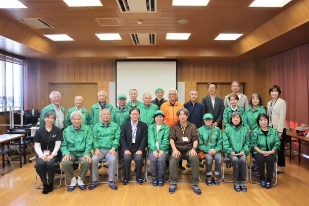 懇談会終了後の集合写真