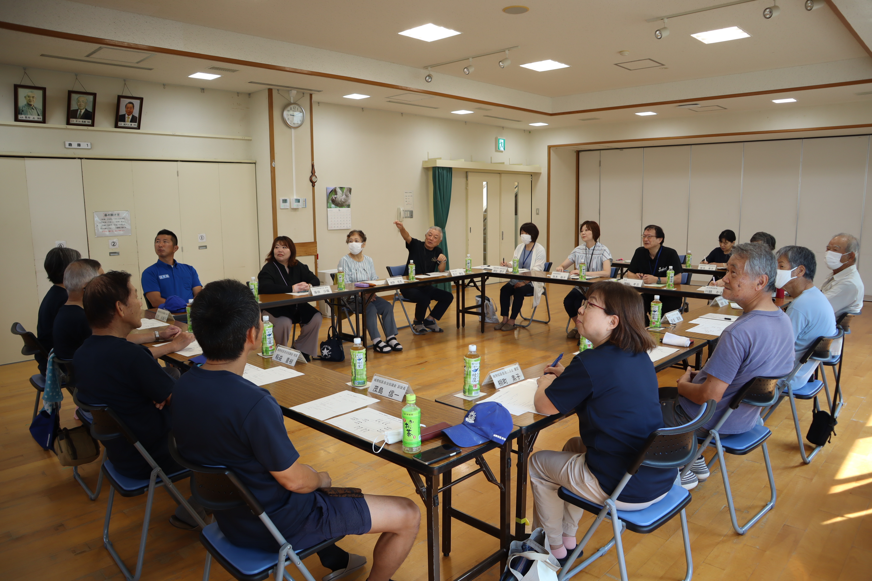 懇談会の様子の写真