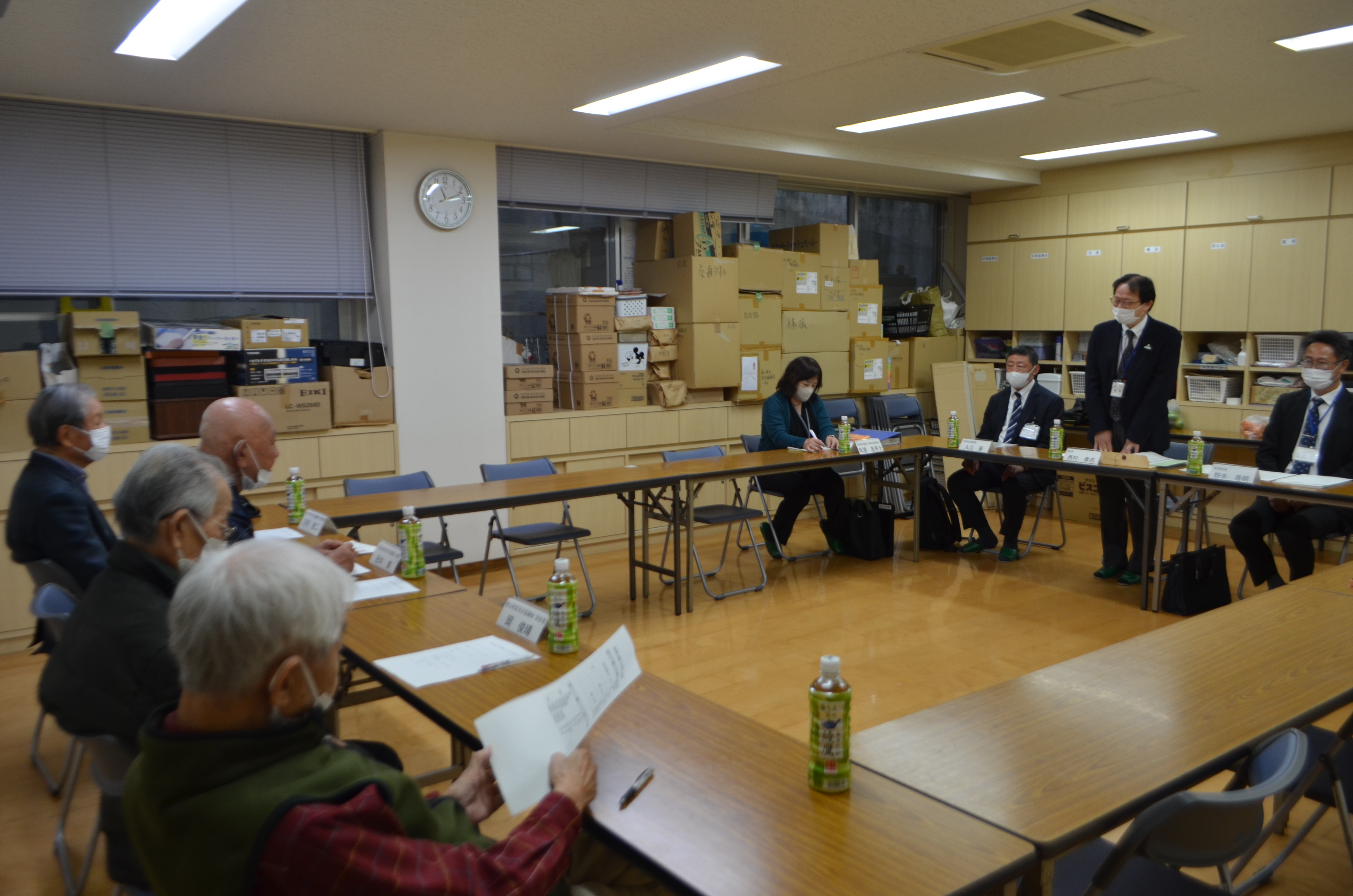 懇談会の様子の写真