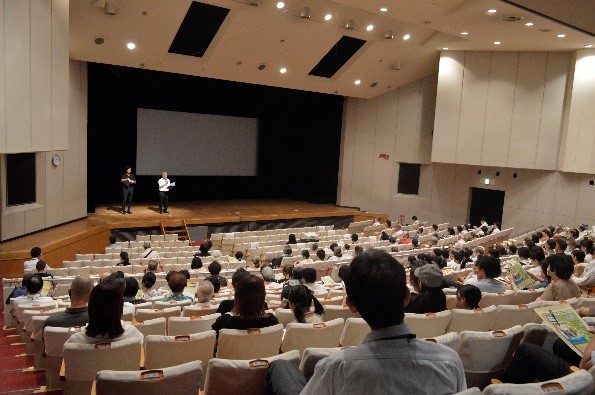 開会宣言の様子