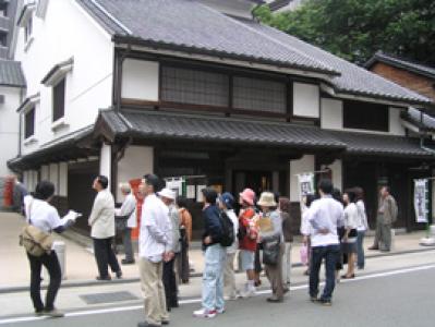 博多エリアでの案内のようす