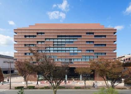 写真：西南学院大学図書館１