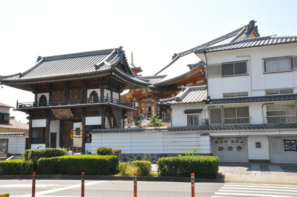 唐人町の妙法寺の写真