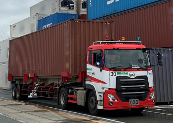 博多港ふ頭株式会社のトレーラーヘッド