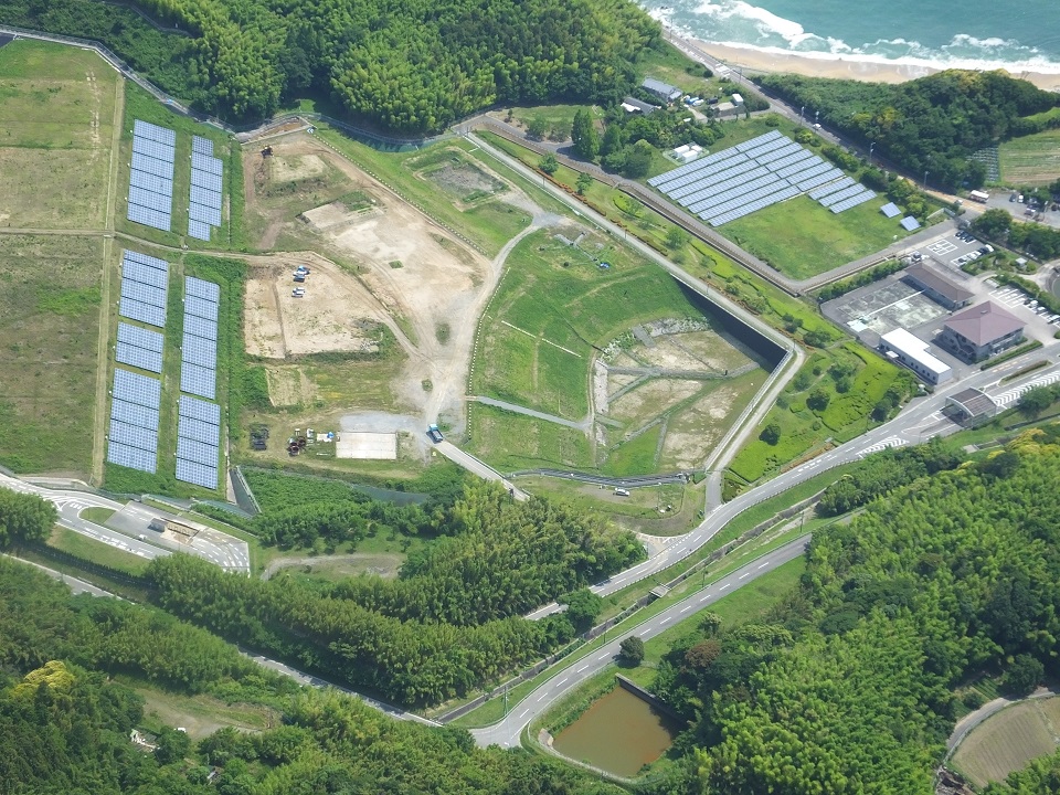 大原メガソーラー発電所全体の写真