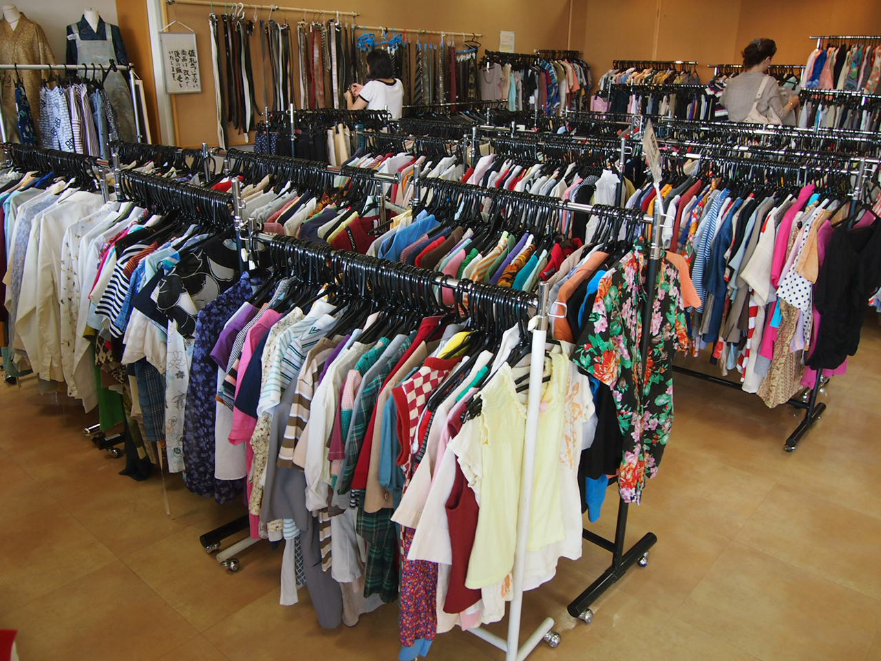 リユース衣類の提供の様子（画像）