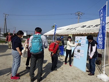 干潟の生きもの講座の様子