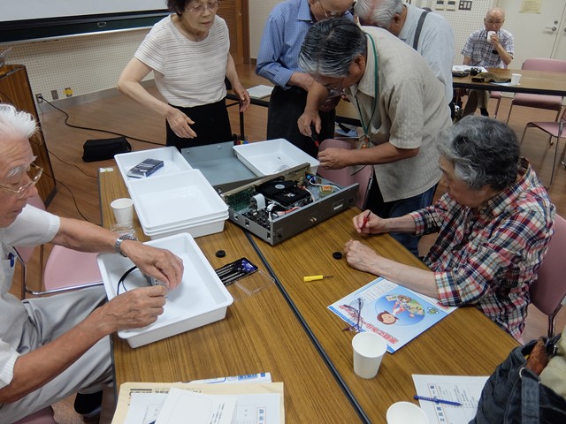 小型家電解体ワークショップ１
