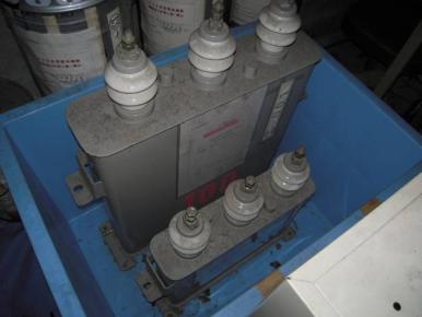 コンデンサ（蓄電器）(写真)