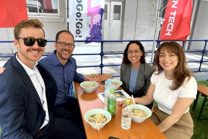 ラーメンを楽しむ画像１