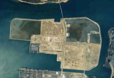 平成14年のアイランドシティの空撮写真。アイランドシティ線が開通し、アイランドシティ国際コンテナターミナル一部供用開始