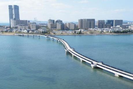 香椎浜側からみたあいたか橋