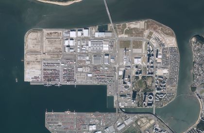 令和3年のアイランドシティ空撮写真。自動車専用道路アイランドシティ線が開通