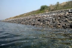 画像：緩傾斜護岸(地点3)	