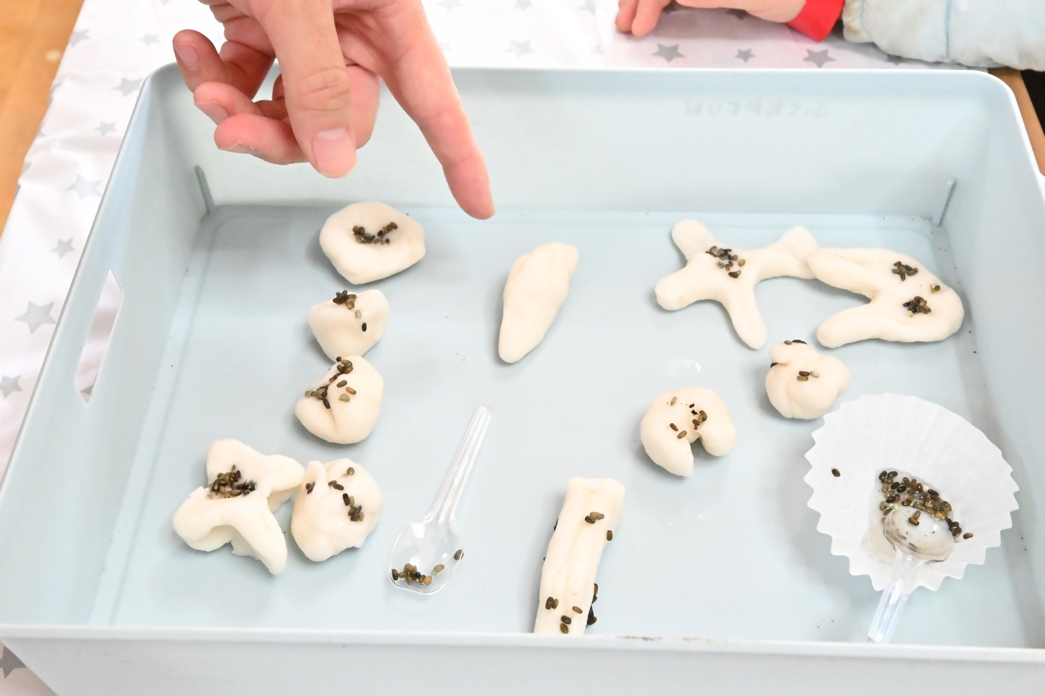 寒天でできた団子いろいろ