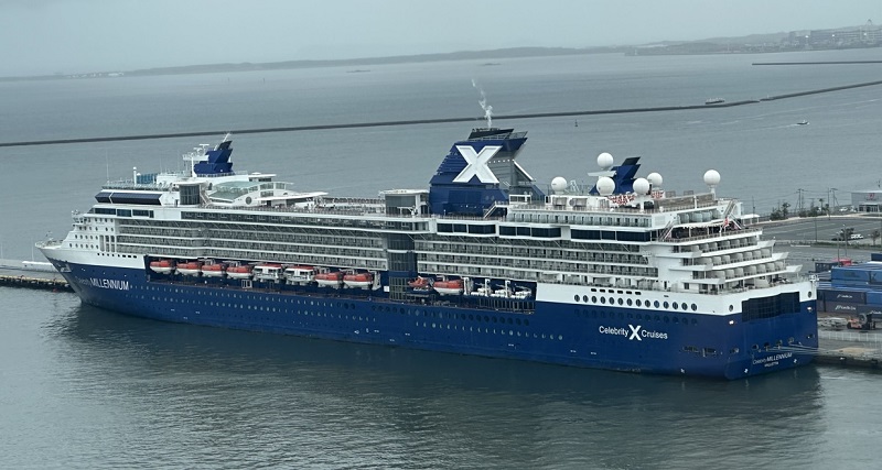 セレブリティ・ミレニアムの全景写真