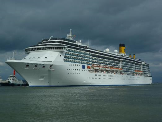 コスタ　アトランチカの全景写真