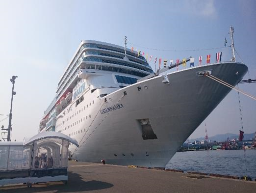 コスタ ネオロマンチカの全景写真