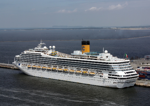 コスタ・フォーチュナの全景写真