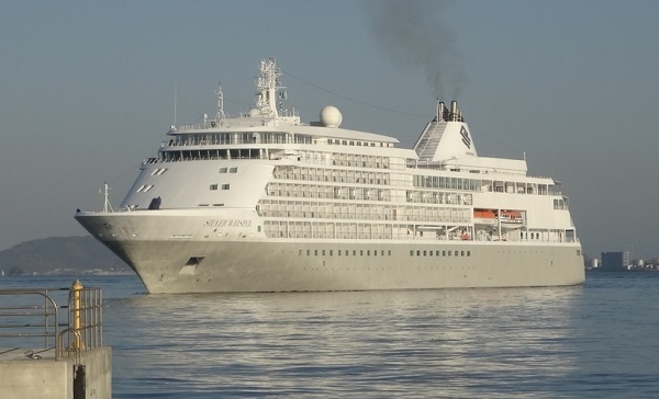 シルバー・ウィスパーの全景写真