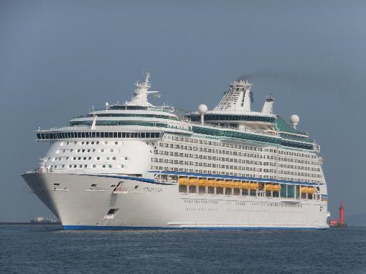 ボイジャー・オブ・ザ・シーズの全景写真