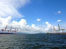 コンテナターミナルの写真