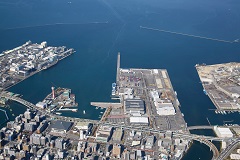 中央ふ頭（陸側から撮影）