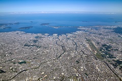 博多港全景（空港南側から）