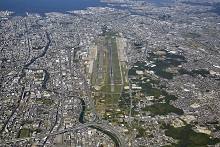 福岡空港（南側から撮影）