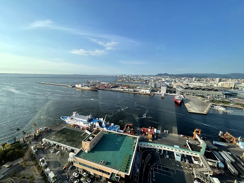 タワー展望室から見る海側の景色