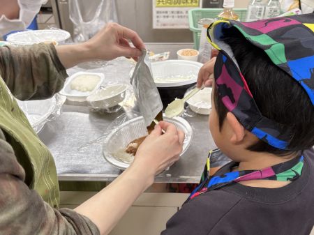 カレーを作る様子