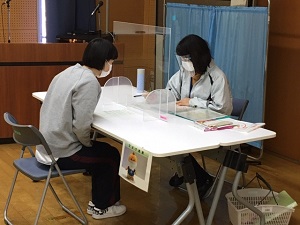 結果説明の様子の写真