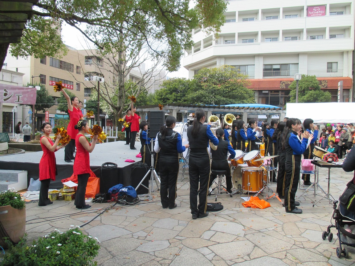 精華女子高等学校吹奏楽部の写真