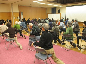 からだとこころをほぐす簡単ストレッチ運動　写真１