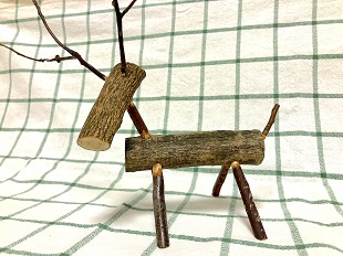 小枝を作ったクラフト作品の写真