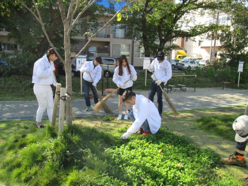除草活動の様子