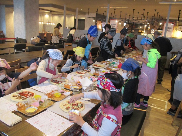ピザ作り教室の様子