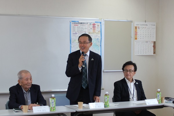 挨拶する久田区長の写真