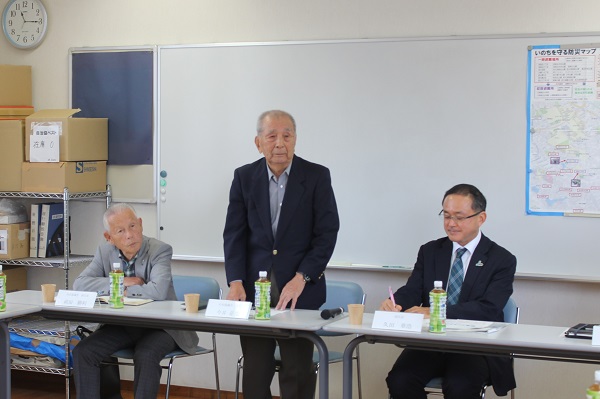 今井会長が挨拶をしている様子