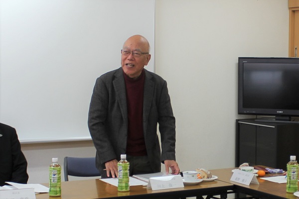 懇談会で挨拶するおおいけ会　川上会長の写真