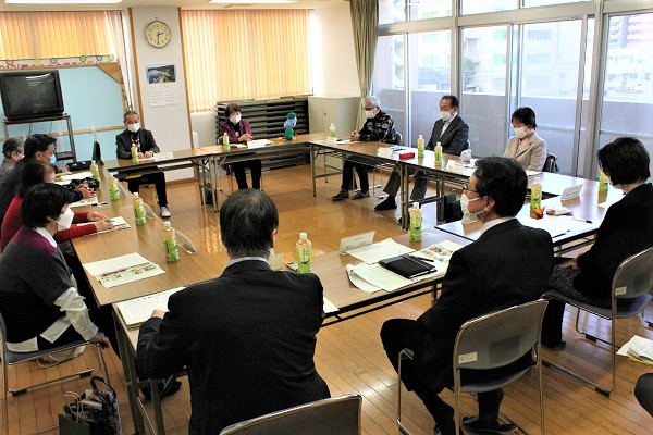 懇談会の様子