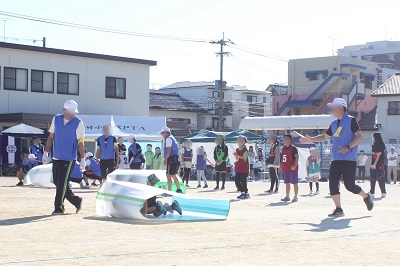 キャタピラーレースの写真