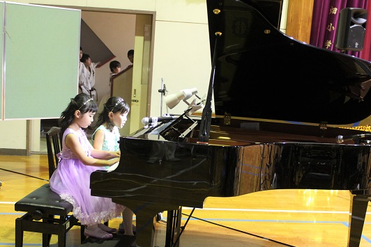ピアノ連弾