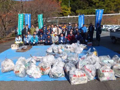 小石原川・佐田川ノーポイ運動参加者全員の集合写真