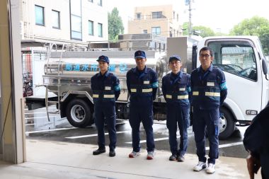 第１次応急給水隊の出発時の整列写真