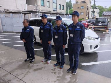 第２次応急給水隊の出発時の整列写真