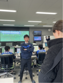 水道局内にある水管理センターでの撮影風景です。