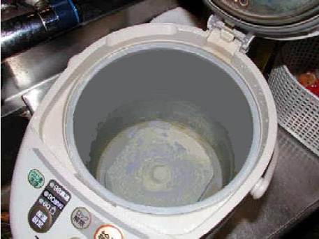 ポットに付着した固形物（画像）